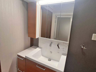 洗面リフォーム 使い勝手を変えずに一新した洗面化粧台