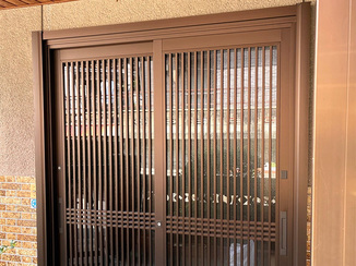 玄関ドアリフォーム 毎日の出入りが楽になる、開閉スムーズな玄関引き戸