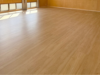 内装リフォーム 明るい印象に変わった集会所の床