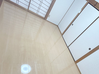 小工事 光沢が映える上質な仕上がりのフローリング